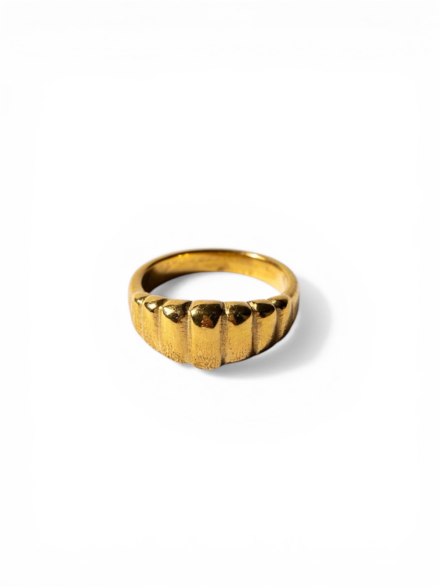 Croissant ring