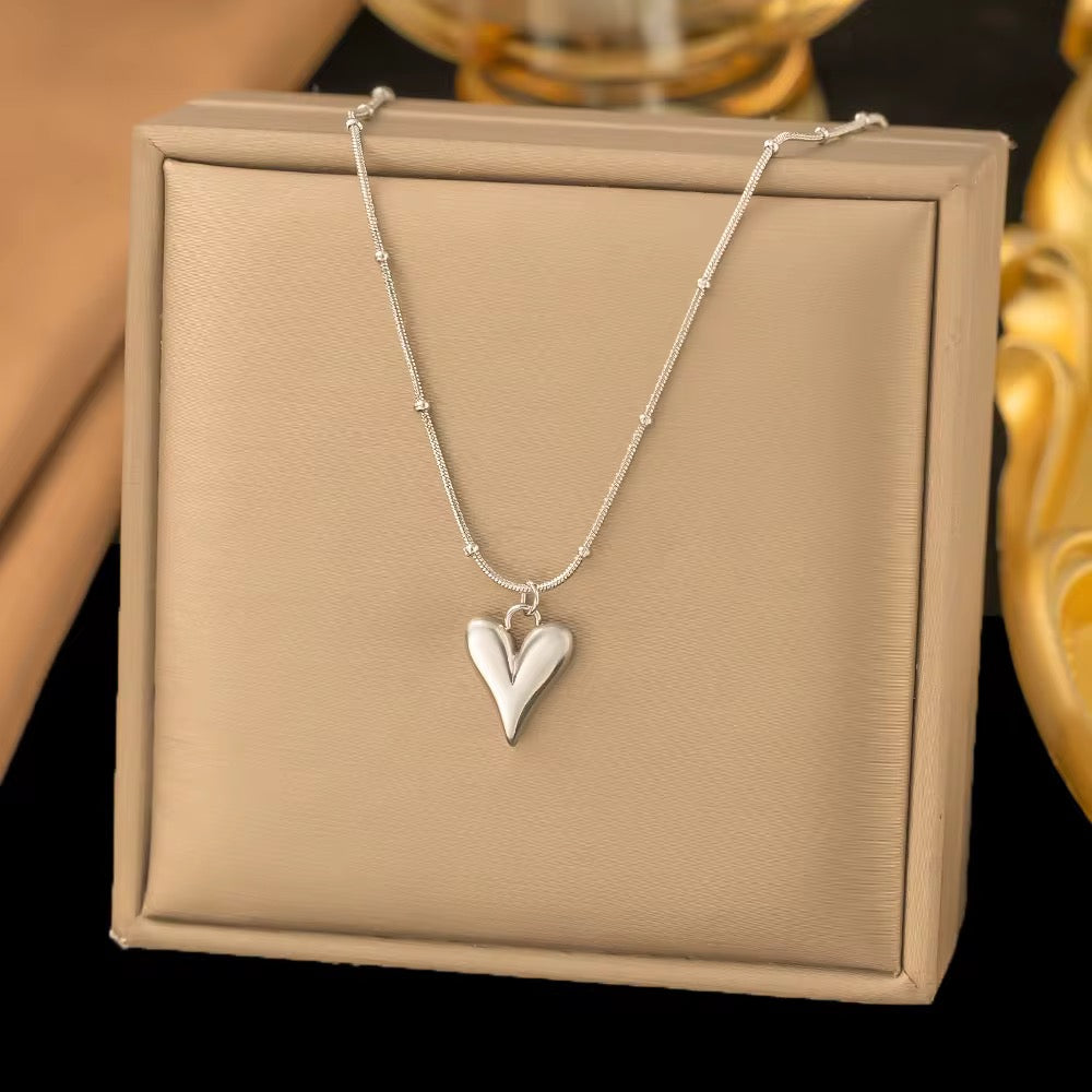 The L’amore Pendant