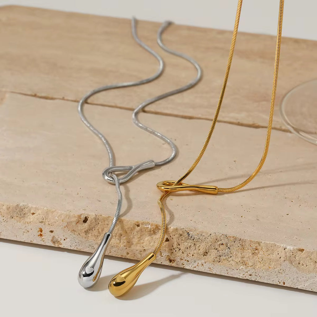 The Lariette Necklace