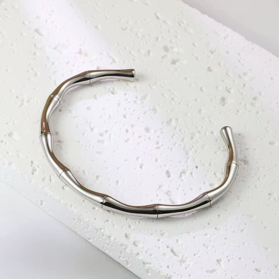 Wave Bangle – eki jewellery